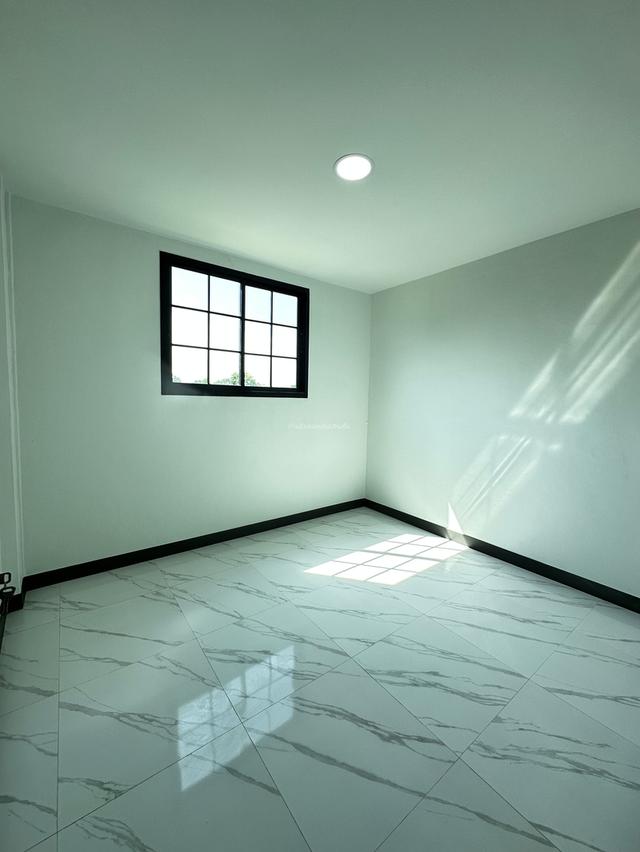 หมู่บ้านบุรีรมย์ คู้บอน 41 8