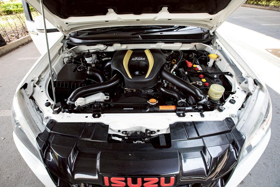 Isuzu D-Max Hi-Lander Cab 2.5 VGS Z ท๊อป ปี 2015 เกียร์ธรรมดา สีขาว  9