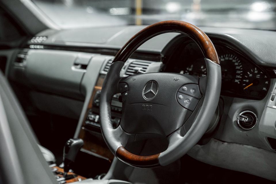 รหัสรถ 67GG2580 Mercedes Benz  E230 EL  (W210) A/T ปี 1996 12