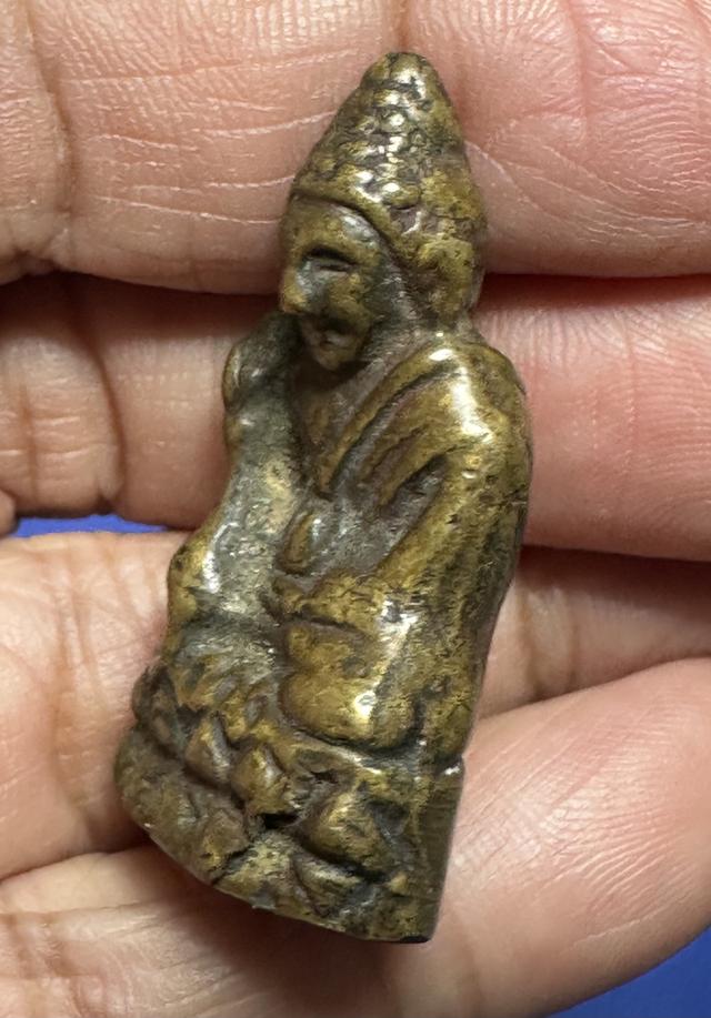 พระกริ่งถือบัววัดปราสาทบุญญาวาส  4