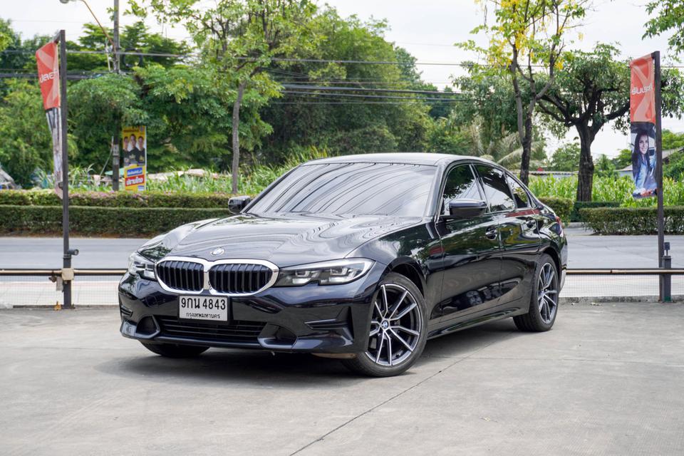 รูป BMW 320D  2.0 SPORT (G20) สีดำ เกียร์ AT ปี 2020