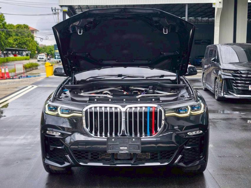 รหัสรถ KPV53 2023 BMW X7 xDrive40d M Sport สีดำ 3