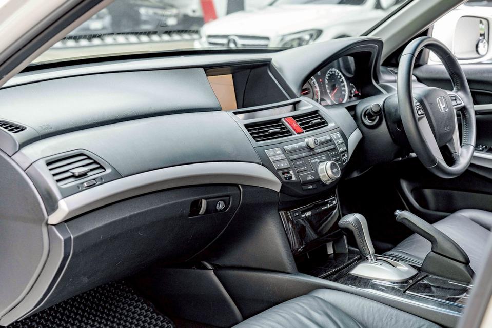 รหัสรถ NP705 HONDA ACCORD 2.0E 2012 11