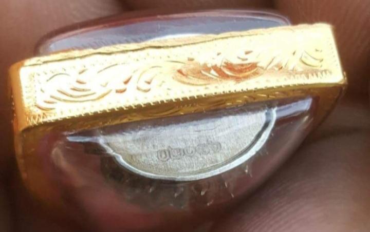 พระพุทธเลี่ยมทอง