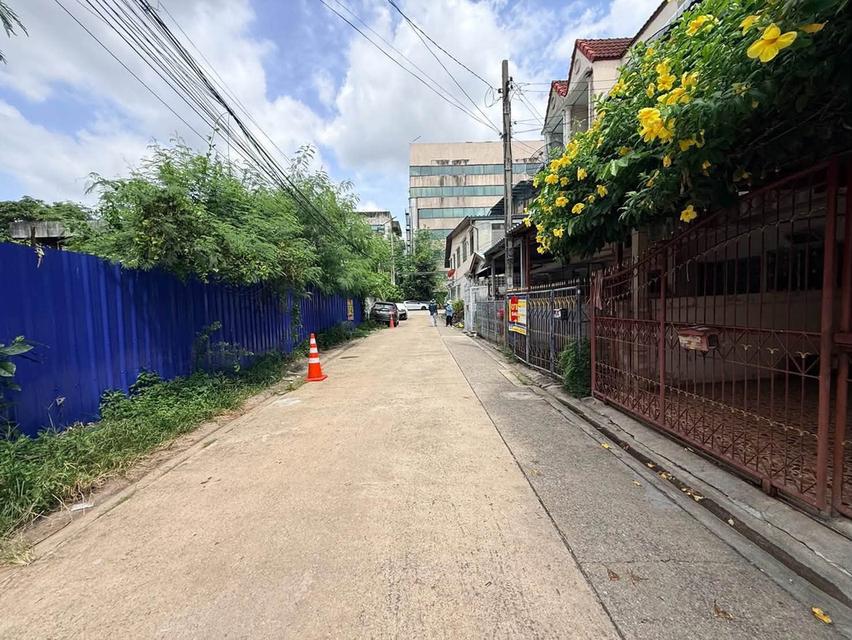 ขายที่ดินใกล้รถไฟฟ้า 181 ตรว ติดถนนสาธารณะ ถมแล้ว+ล้อมสังกะสี ซ.รามอินทรา 39 แยก14 บางเขน กทม. 6
