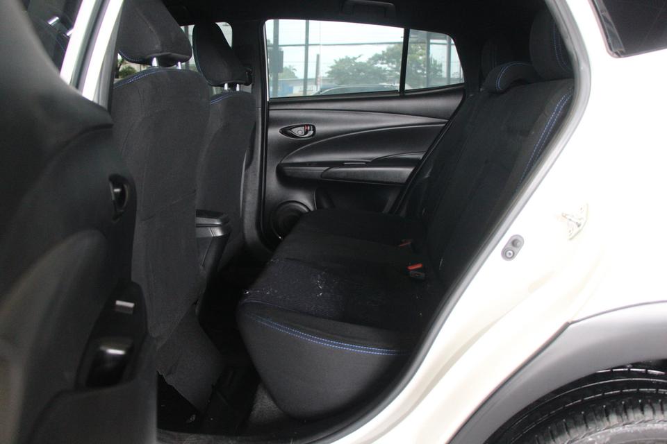 Yaris 1.2Mid Cross  9