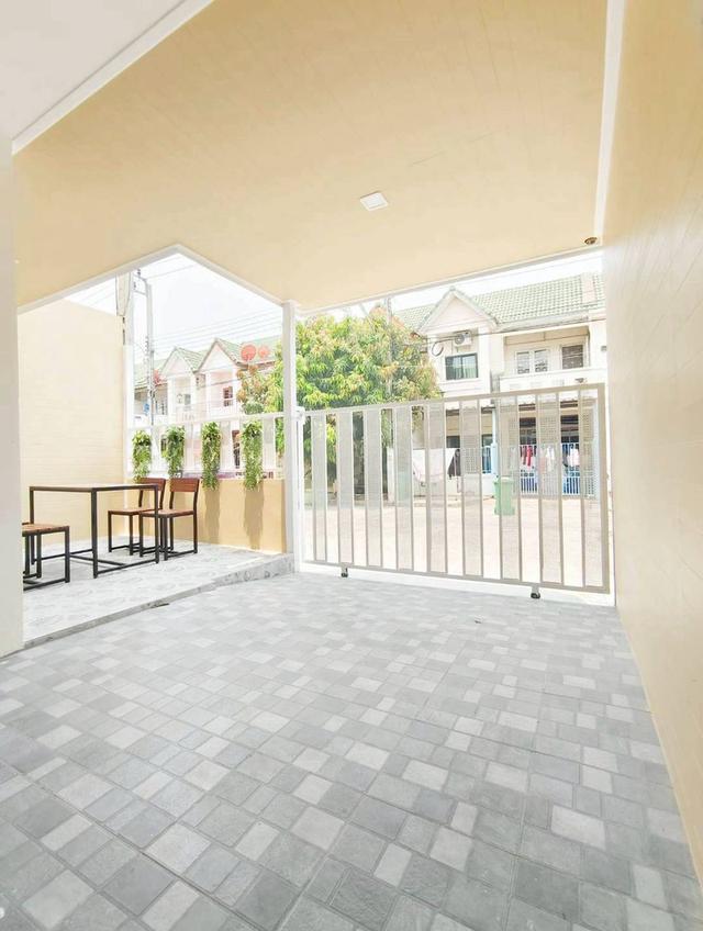 หมู่บ้านลดาสิริ ถนนบ้านกล้วย - ไทรน้อยทาวน์เฮาส์ 2 ชั้น ตกแต่งใหม่ บ้านสวย ทำเลดี ถนนเมน เข้า-ออกสะดวก 5
