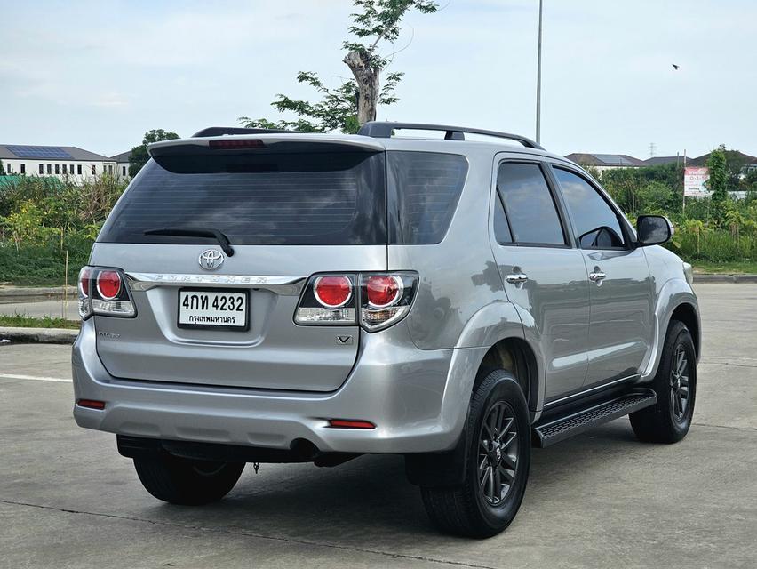 TOYOTA FORTUNER 2.5 V ปี2014 สีเทา 4