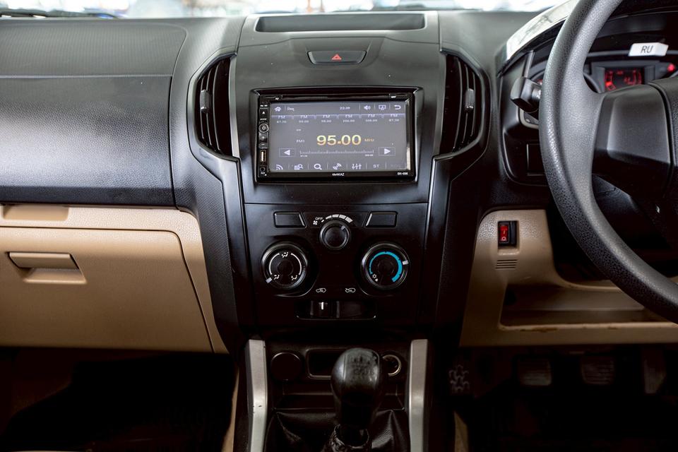 ISUZU D-MAX 1.9 ddi-Z Cab4 ปี 2017 สีเทา มือเดียวป้ายแดง 17