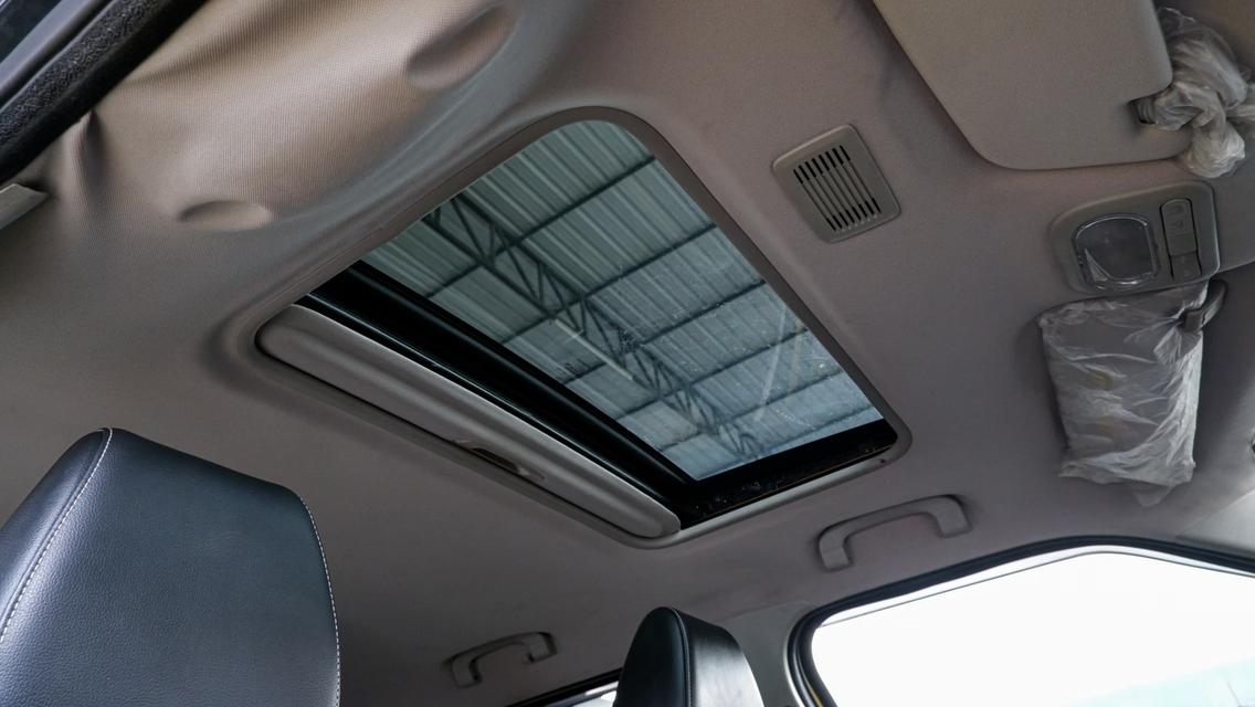 MG3 1.5 รุ่น V  Sunroof  4