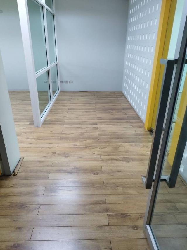 ขายอาคารสำนักงาน 5 ชั้น ซ.รัชดาภิเษก18 ใจกลางเมือง เดินทางสะดวก ใกล้สถานีรถไฟฟ้าสุทธิสาร 7