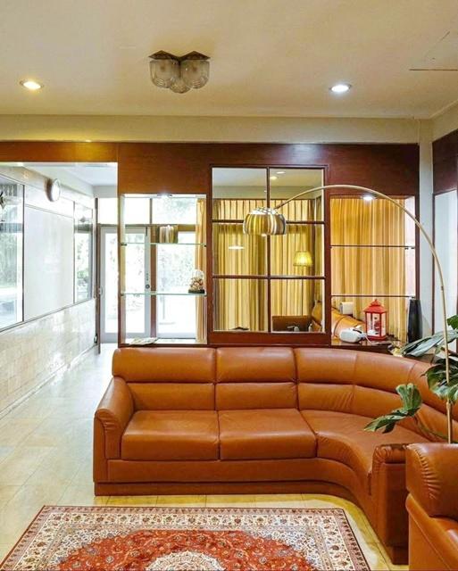 ให้เช่าคฤหาสน์ 6นอน มีสนามหญ้าส่วนตัว ใกล้ทางด่วนสุขุมวิท 62 BTS บางจาก 500 ม. บิ๊กซี อ่อนนุช 2 ชั้น 4น้ำ หลังใหญ่ 200 ต 7