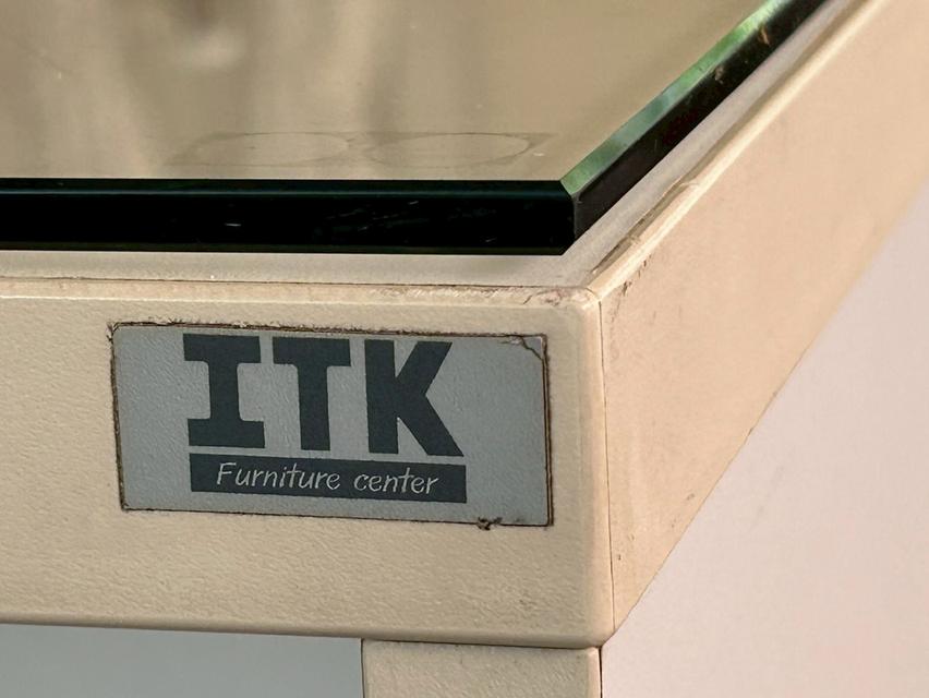 โต๊ะทำงานสีขาวราคา 1,490 บาท ก120xล60xส75 ซม. กระจกปูโต๊ะ 5 มม.เจียร์ปลีสวยงาม เก๊ะขวามีลูกกุญแจล็อคได้พร้อมถาดเครื่องเขียน เก๊ะกลางรางเลื่อน ขาปรับระ 3