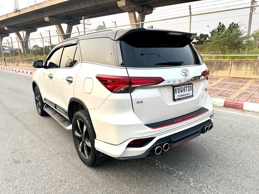 toyota fortuner 2.8 trd ปี 2018 5