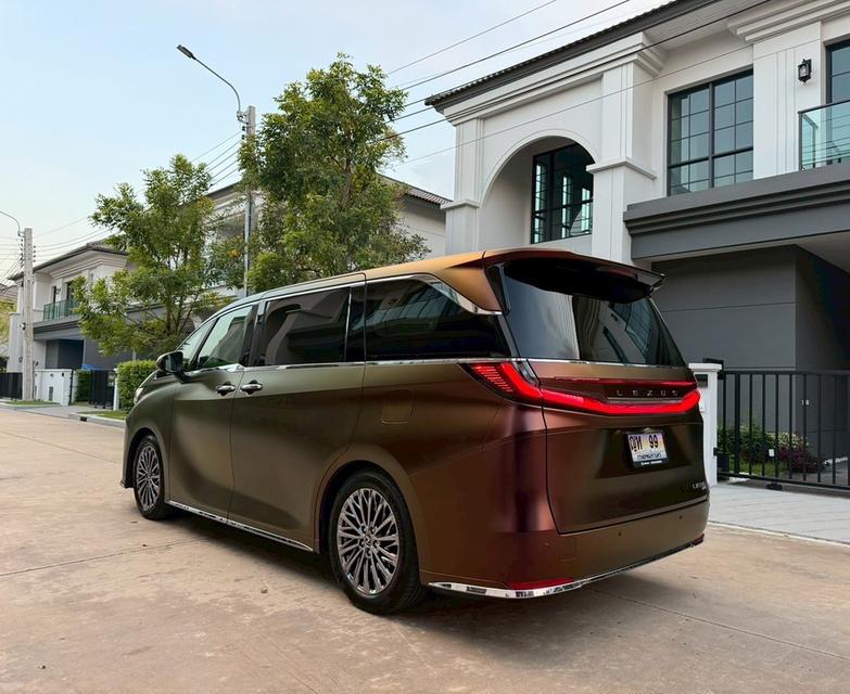 Lexus LM350h 4 ที่นั่ง สีขาว Wrap สีพิเศษ รูปที่ 6