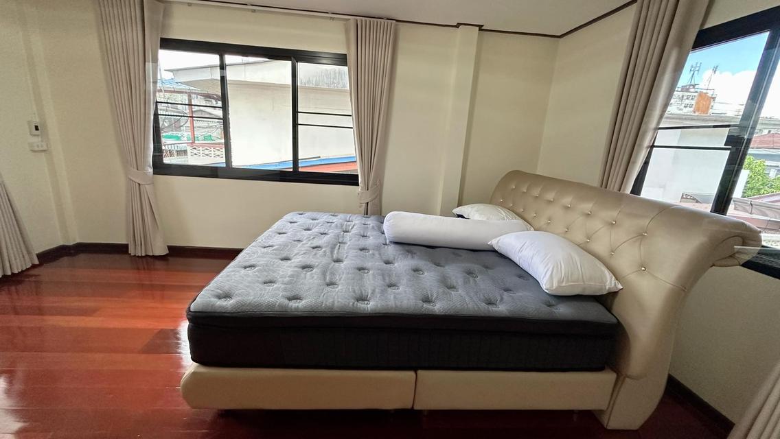 ให้เช่าด่วน! บ้านเดี่ยวห้วยขวาง (45 ตร.ว.) รีโนเวทใหม่ทั้งหลัง 3 นอน 2 น้ำ เหมาะทำ Home Office ใกล้ MRT ห้วยขวาง 3