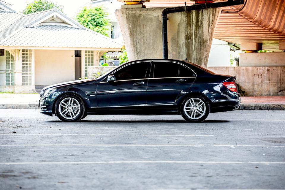Benz C250 ปี 2013 สีรถสวย สภาพดีมากๆ  10