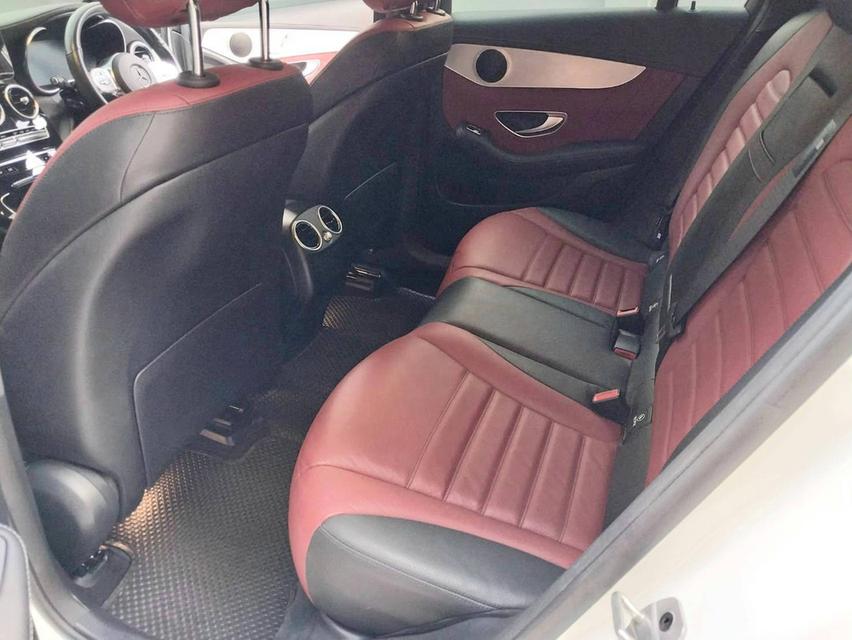 2023 Mercedes-Benz GLC 220d Coupe AMG | สีขาว เบาะแดง รูปที่ 14