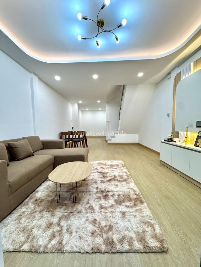 หมู่บ้านคณาทรัพย์ รามอินทรา 117 3