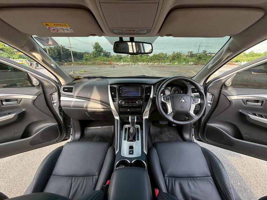 Pajero 2.4 GT Premium NAVI 2WD ปี2018 สีเทา ดีเซล