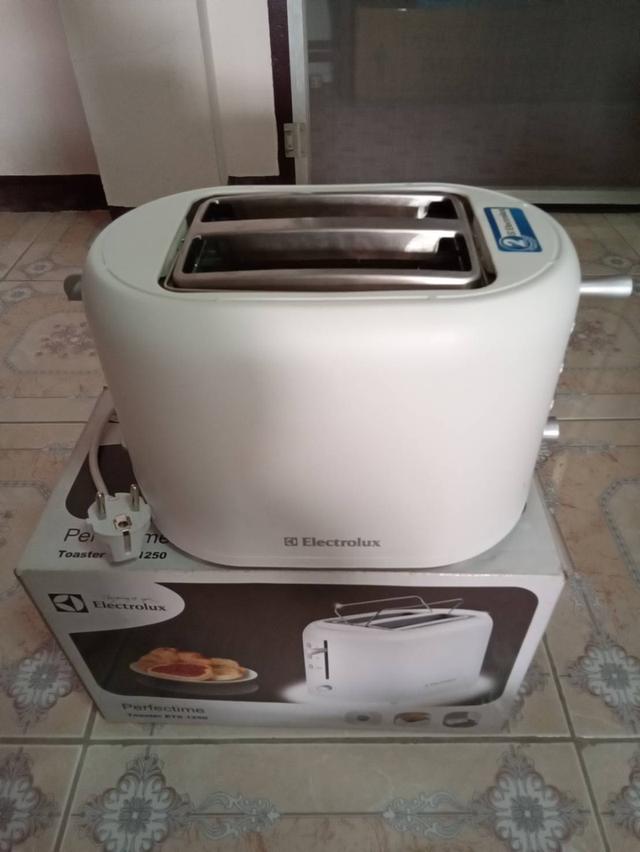 เครื่องปิ้งขนมปัง Electrolux รุ่น ETS 1250