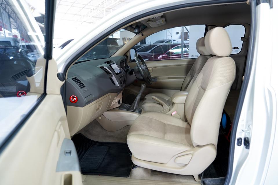 TOYOTA VIGO 2.5 G SMARTCAB MT ปี 2010 สีเทา 5