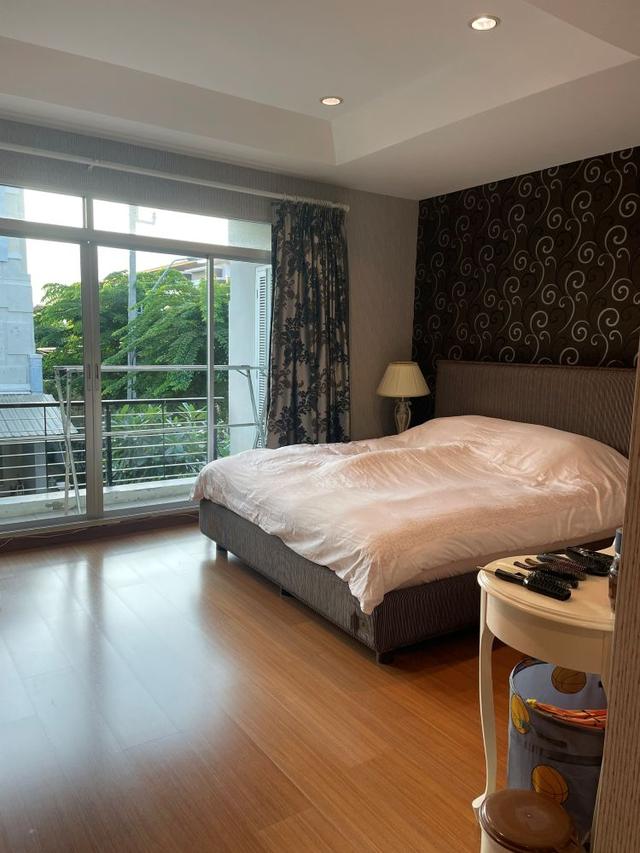 ขายทาวน์โฮม 3 ชั้น บ้านกลางเมือง เออร์บาเนี่ยน ศรีนครินทร์ หลังริม ทำเลดี เดินทางสะดวก ใกล้รถไฟฟ้าสถานีสวนหลวง ร.9    5