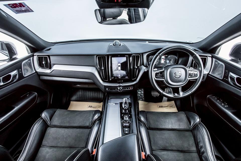VOLVO XC60 2.0 RECHARGE T8 R-DESIGN   2018  12
