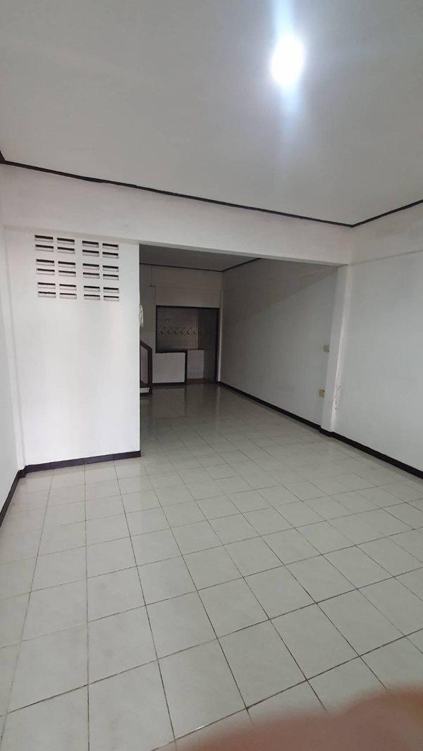 ขายถูกทาวน์เฮ้าส์ 2ชั้น 16 ตร.ว. หมู่บ้านอัมรินทร์นิเวศน์ สายไหม79 ใกล้โรงพยาบาลสายไหม โทร 0935966369 3