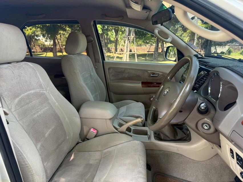 TOYOTA FORTUNER 3.0 G 4WD ปี 2006 สีเทา เกียร์ธรรมดา รูปที่ 12