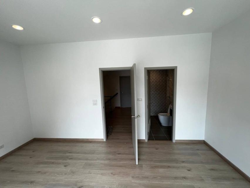 ปล่อยเช่าบ้านเปล่า 3 ชั้น โครงการ Premium Place  พหลโยธิน-รามอินทรา 17