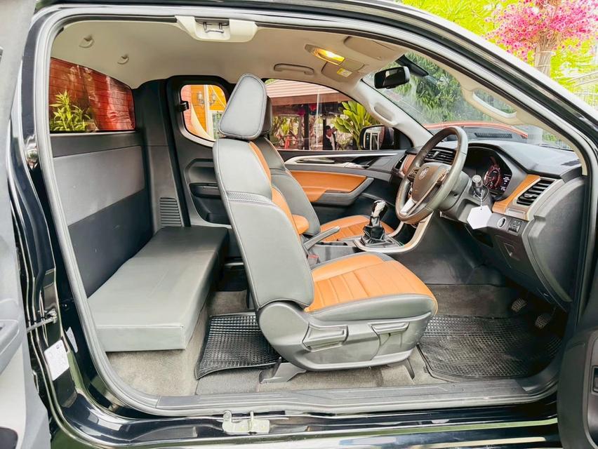 #MG Extender 2.0 Giant Cab Grand X ปี 2022 เกียร์ : เกียร์ธรรมดา เครื่องยนต์เบนซิน : 2,000 CC OPTION : 7