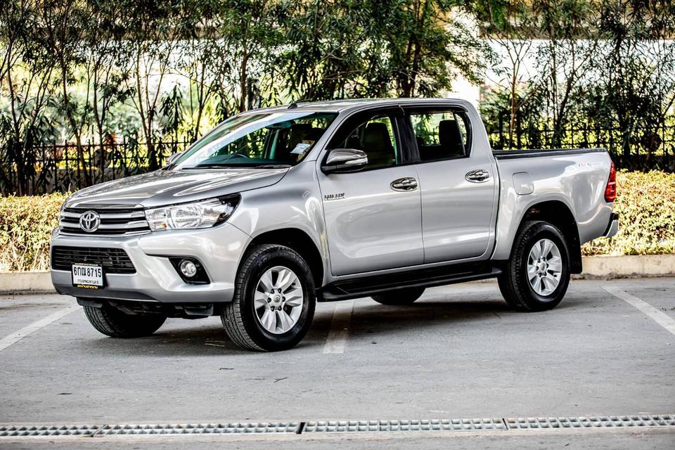 Toyota Revo Prerunner Double Cab 2.4E สีเทา เกียร์ Auto ปี 2017  9