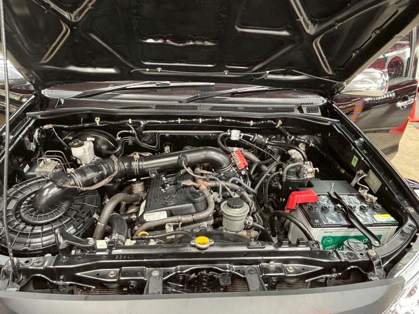 TOYOTA FORTUNER 2.7 V ปี2011 19