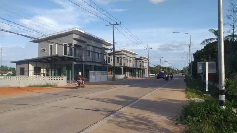 ขาย/ให้เช่า/หรือแลกเปลี่ยน ที่ดิน 3 ห้อง(66 ตร.ว.) ติดถนนสายสะพานพร้าว-ต.ตำนาน ห่างจากศาลากลางประมาณ 2 กม. อ.เมืองพัทลุง 6