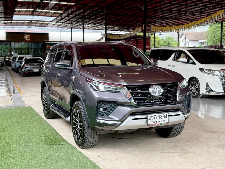 TOYOTA FORTUNER 2.4 V 2WD ปี 2022