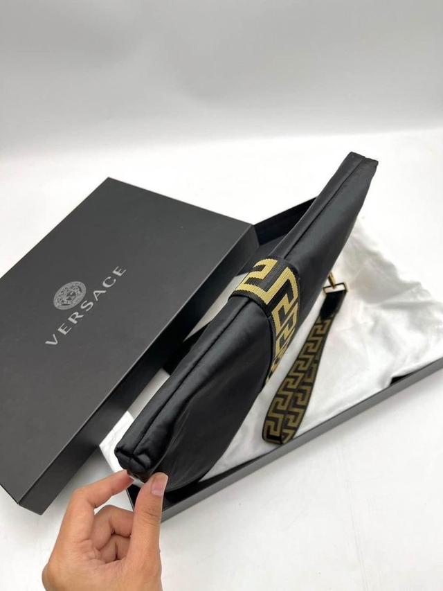 Versace La Greca Clutch Bag มีอุปกรณ์ครบกล่อง 3