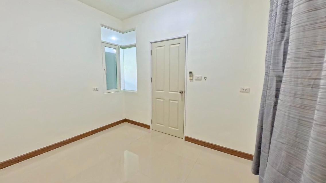 ขาย ทาวน์โฮม 2 ชั้น 4 นอน 2 น้ำ 1 จอด ไทรม้า - ท่าอิฐ หมู่บ้านโกลเด้นทาวน์ รัตนาธิเบศร์-สถานีรถไฟฟ้าไทรม้า 5