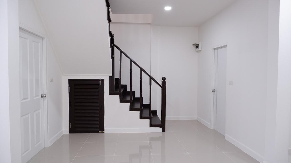 บ้านฟ้าปิยรมย์ ลำลูกกาคลองหกเฟส1 เนื้อที่ 18 ตร.วา 3ห้องนอน 2 ห้องน้ำ 1.9 ล้าน  11
