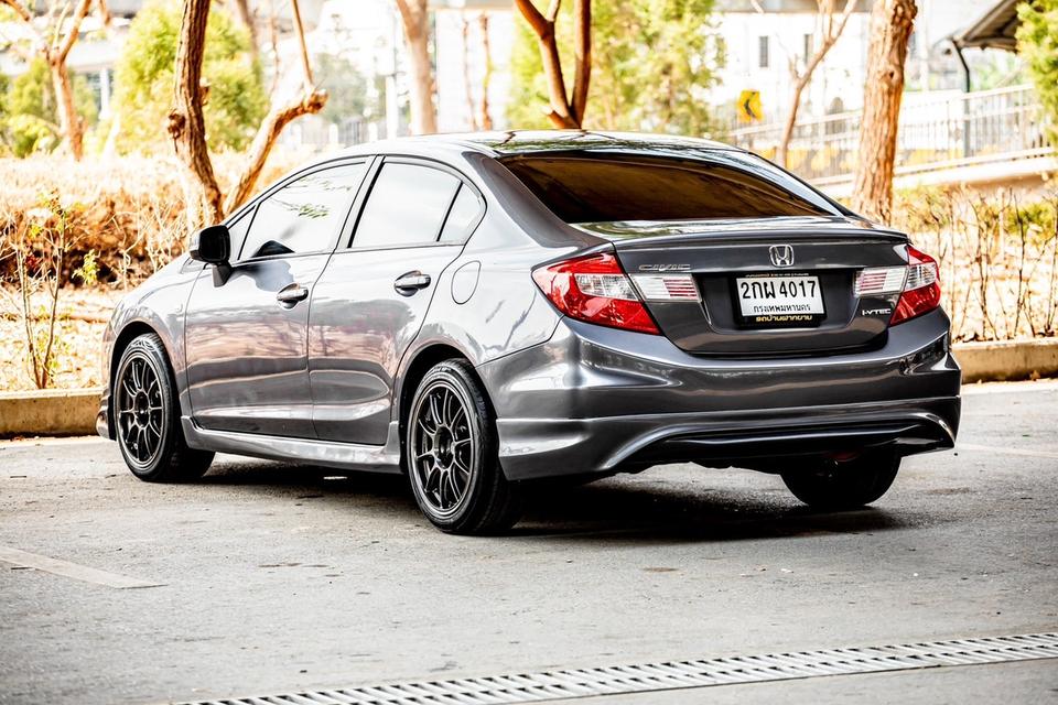Honda Civic Fb 1.8S สีเทา ปี 2013 เกียร์ออโต้  6