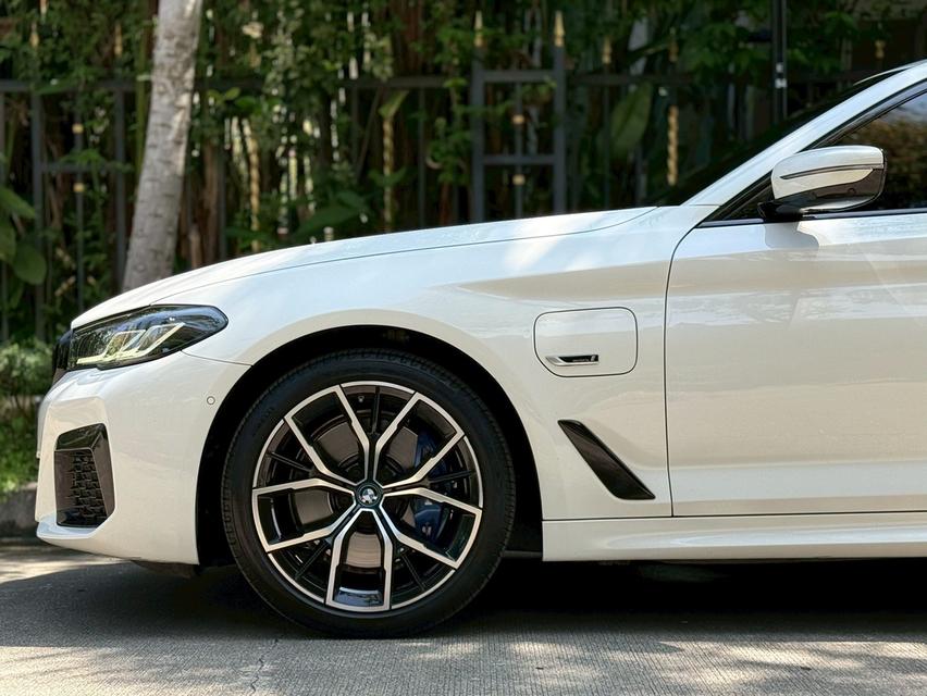 รหัสรถ PJP5665 2023 BMW 530e M-SPORT รูปที่ 18