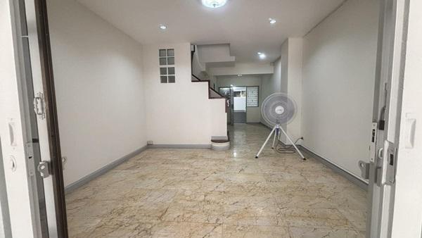 ขายทาวน์เฮ้าส์ 2 ชั้น ฟรีโอน หมู่บ้าน สิรีนเฮ้าส์ วัชรพล รีโนเวทใหม่ พร้อมอยู่ ใกล้ทางด่วนรามอินทรา โทร 086-3744534 3