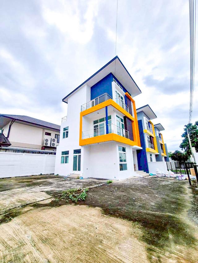 หมู่บ้านหลังสวน สาย 4 ดีไซน์หรู สไตล์โมเดิร์น 3