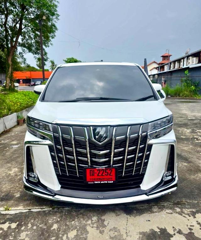 Toyota ALPHARD 2.5SC PACKAGE สีขาว ปี 2023 ไมล์ 17,000 กม.