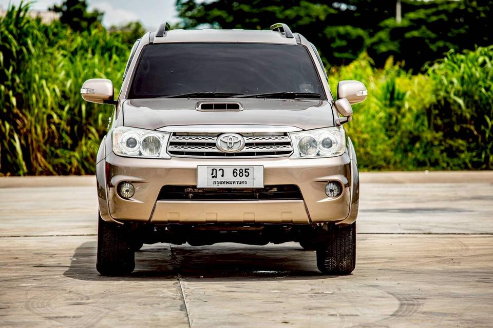 TOYOTA FORTUNER 3.0V สีน้ำตาล ปี 2009 เกียร์ออโต้