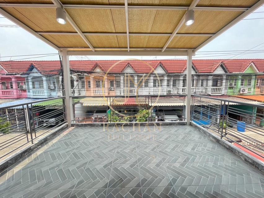 B69-294 ขายด่วน ทาวน์เฮาส์  2 ชั้น  บ้านรีโนเวทใหม่ หมู่บ้านจิตตกาญจน์ เนื้อที่ 16 ตร.ว พื้นที่ใช้สอย 110 ตร.ม 2 ห้องนอน 2 ห้องน้ำ 1 ห้องครัว 15