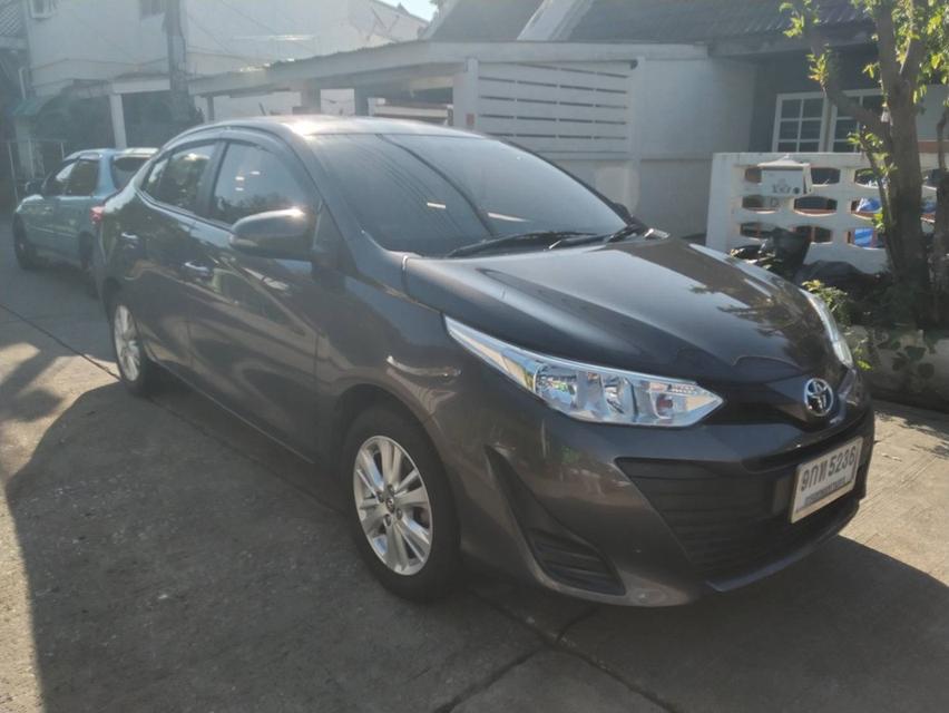 Toyota yaris ativ 1.2E 7