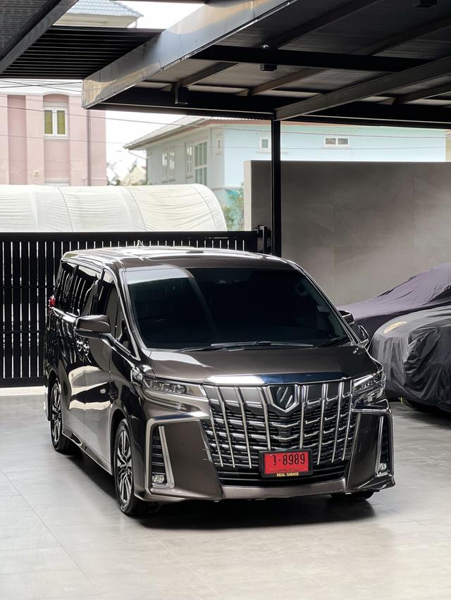 Toyota Alphard 2.5 SC Package
