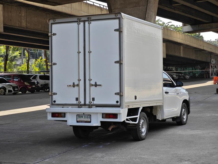 Toyota Hilux Revo 2.4 ตู้ทึบ ปี 2019  3