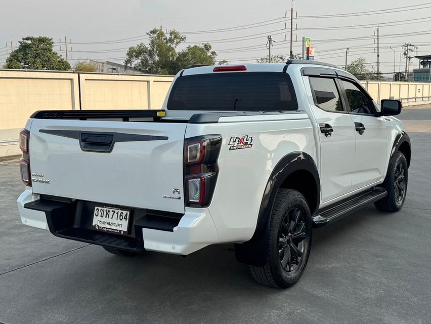 Isuzu D-Max Cab4 V-Cross 4WD เครื่อง 3.0 ปี 2022 ตัวTop สุด M Senser รอบคัน เกียร์ออโต้  4